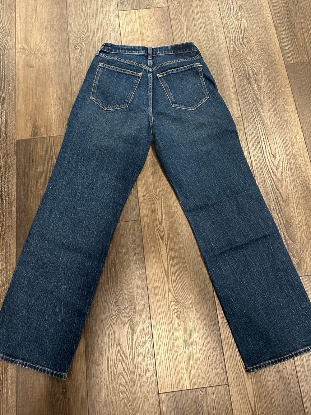 Abercrombie Women's
Curve Love High Rise 90s Relaxed
Jean NWT Dark Wash 26 Short - Picture 4 of 4